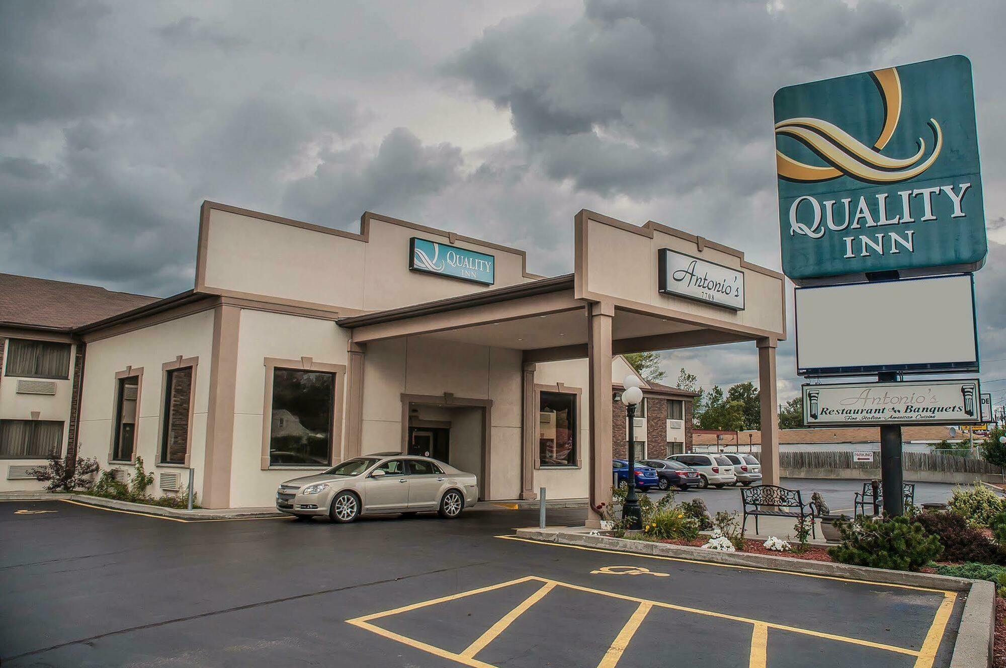 Quality Inn - Niagara Falls Blvd Exterior photo